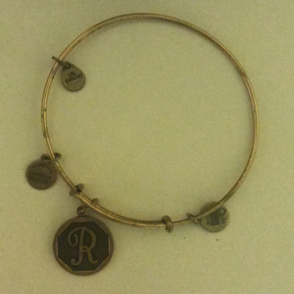 alex and ani ‘r’ bracelet